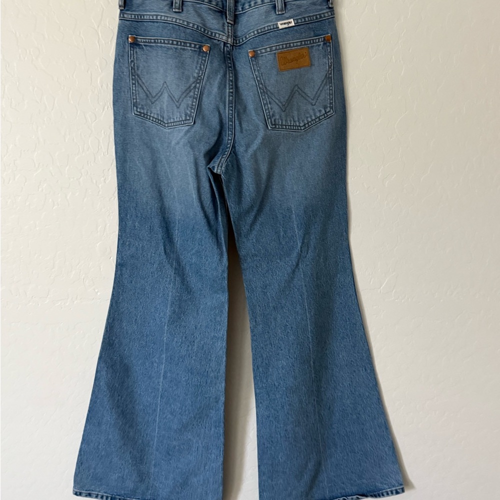 Wrangler Women's Flare Jeans in Blue